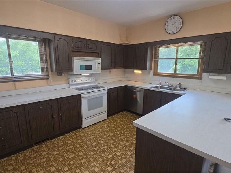 54878 National Road, Bridgeport, OH 43912 Photo 11