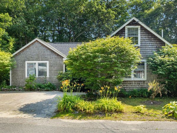 86 Underwood Road, Falmouth, ME 04105