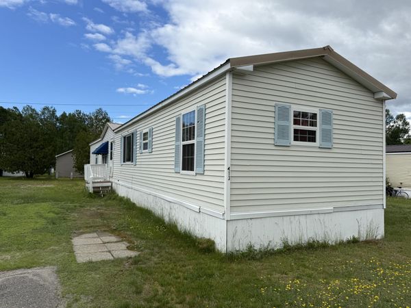 413 Kelley Mobile Homes Park, Millinocket, ME 04462