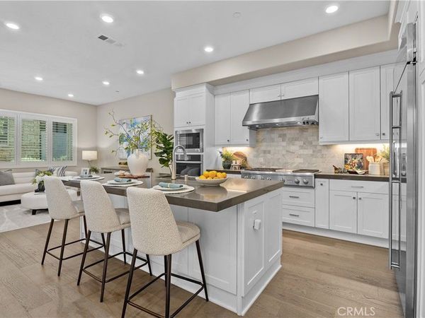 110 Spiral, Irvine, CA 92618