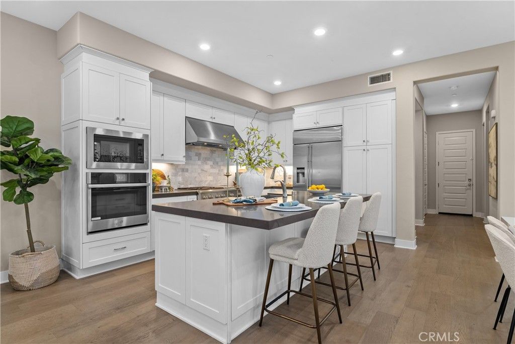 110 Spiral, Irvine, CA 92618 Main Photo