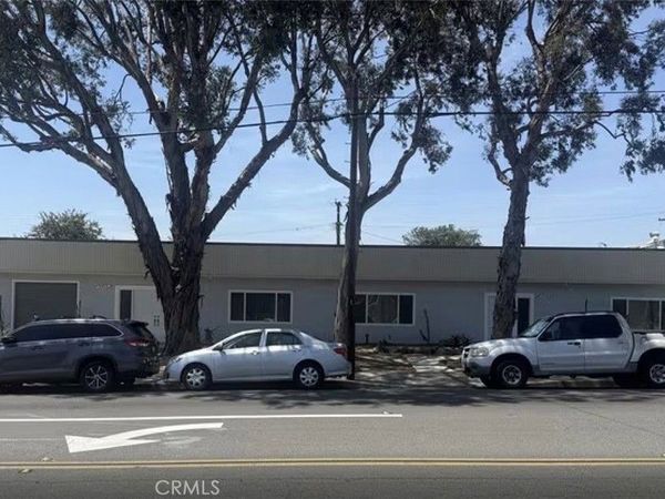 2317 Orange Ave., Signal Hill, CA 90755