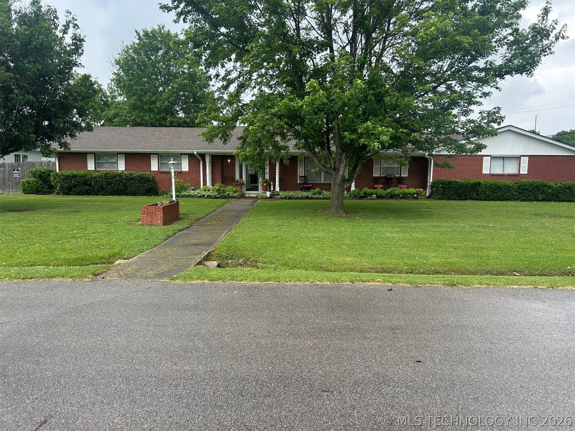 207 S Taylor Avenue, Wagoner, OK 74467 Main Photo