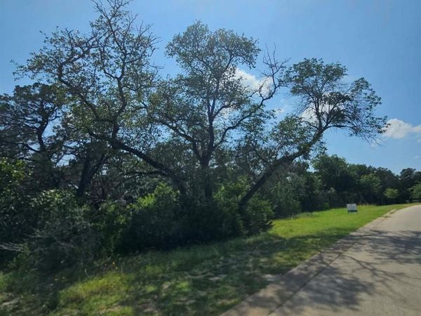 18901 Leisure LN , Lago Vista, TX 78645
