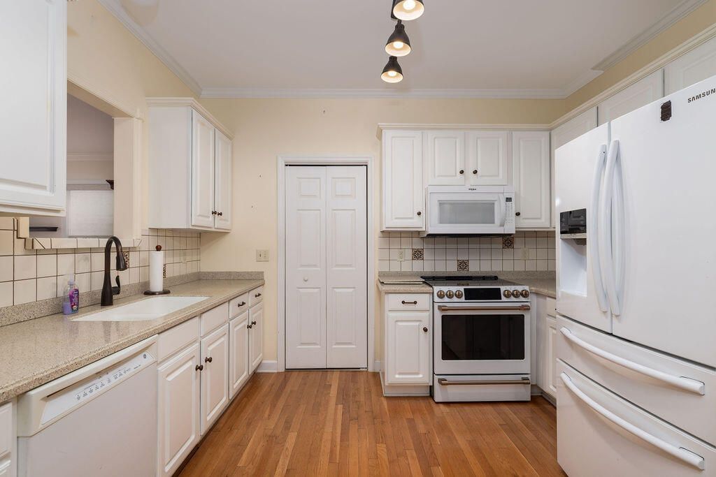 1413 River Front Drive Photo 5