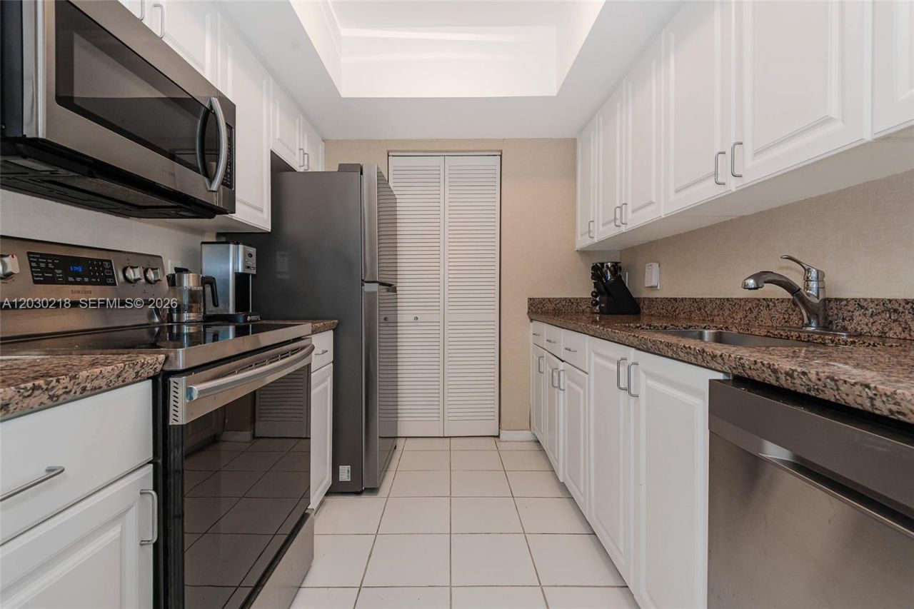 90 Alton Rd , Unit 607, Miami Beach, FL 33139 Photo