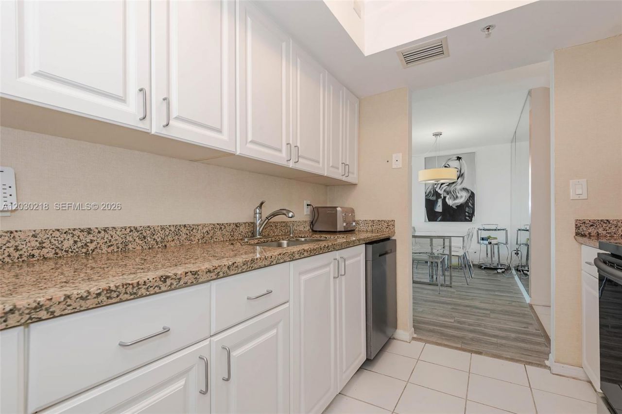 90 Alton Rd , Unit 607, Miami Beach, FL 33139 Photo