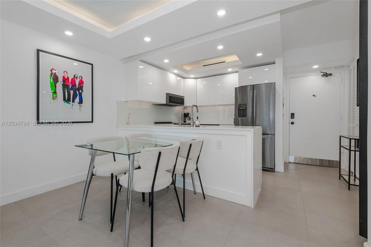 345 Ocean Dr , Unit 326, Miami Beach, FL 33139 Photo