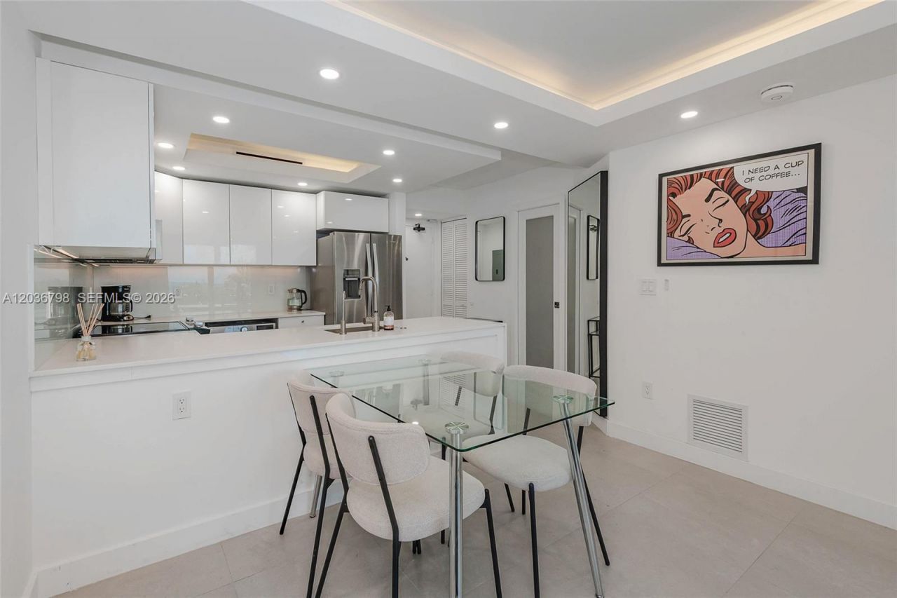 345 Ocean Dr , Unit 326, Miami Beach, FL 33139 Photo