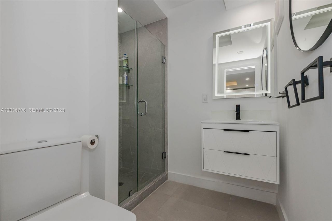 345 Ocean Dr , Unit 326, Miami Beach, FL 33139 Photo
