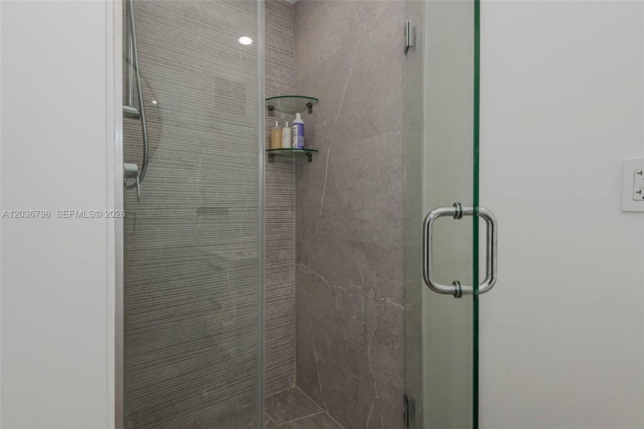 345 Ocean Dr , Unit 326, Miami Beach, FL 33139 Photo