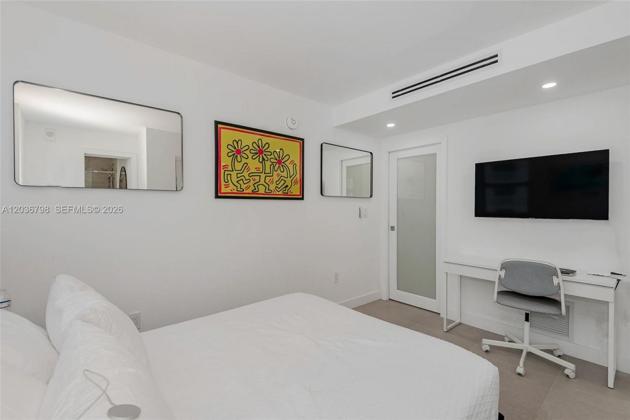 345 Ocean Dr , Unit 326, Miami Beach, FL 33139 Photo