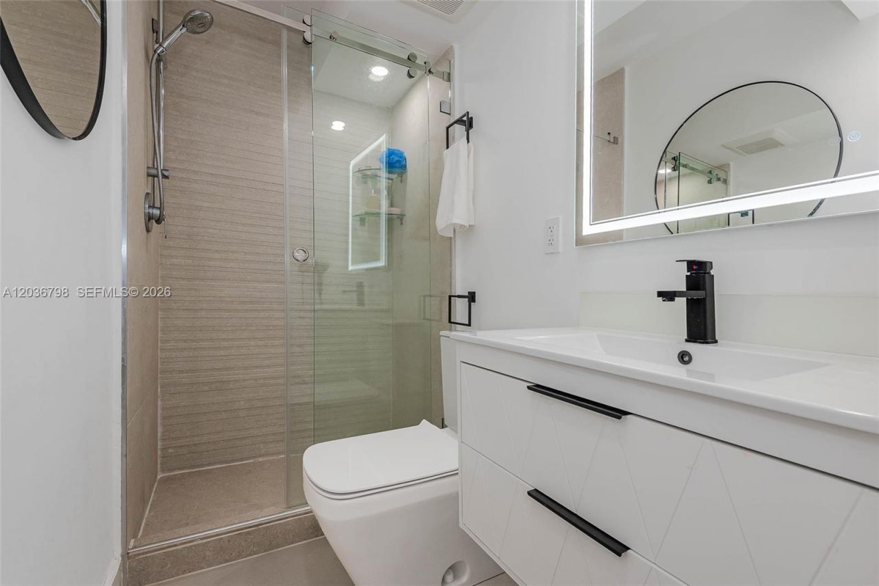 345 Ocean Dr , Unit 326, Miami Beach, FL 33139 Photo