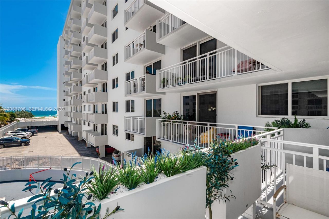 345 Ocean Dr , Unit 326, Miami Beach, FL 33139 Photo