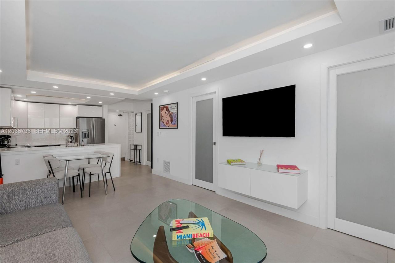 345 Ocean Dr , Unit 326, Miami Beach, FL 33139 Photo