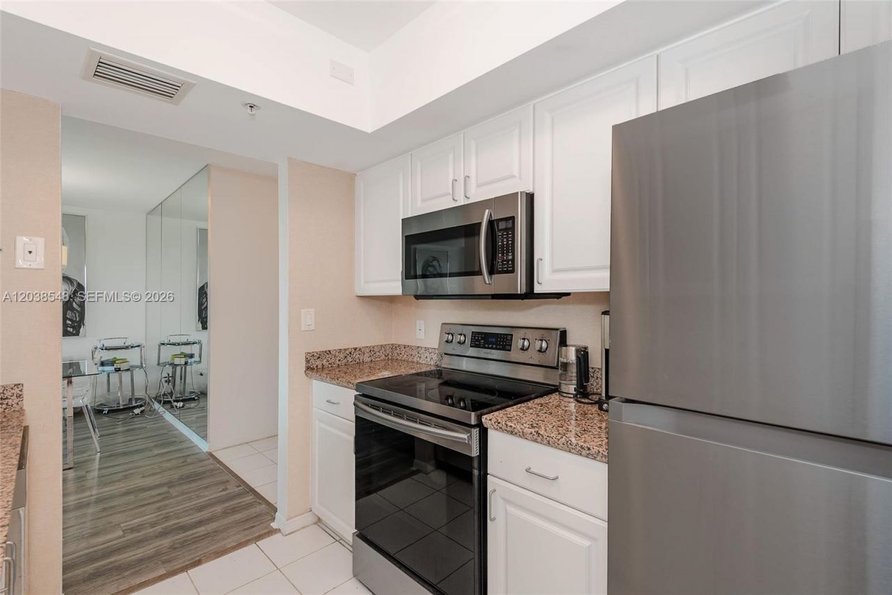 90 Alton Rd , Unit 607, Miami Beach, FL 33139 Photo