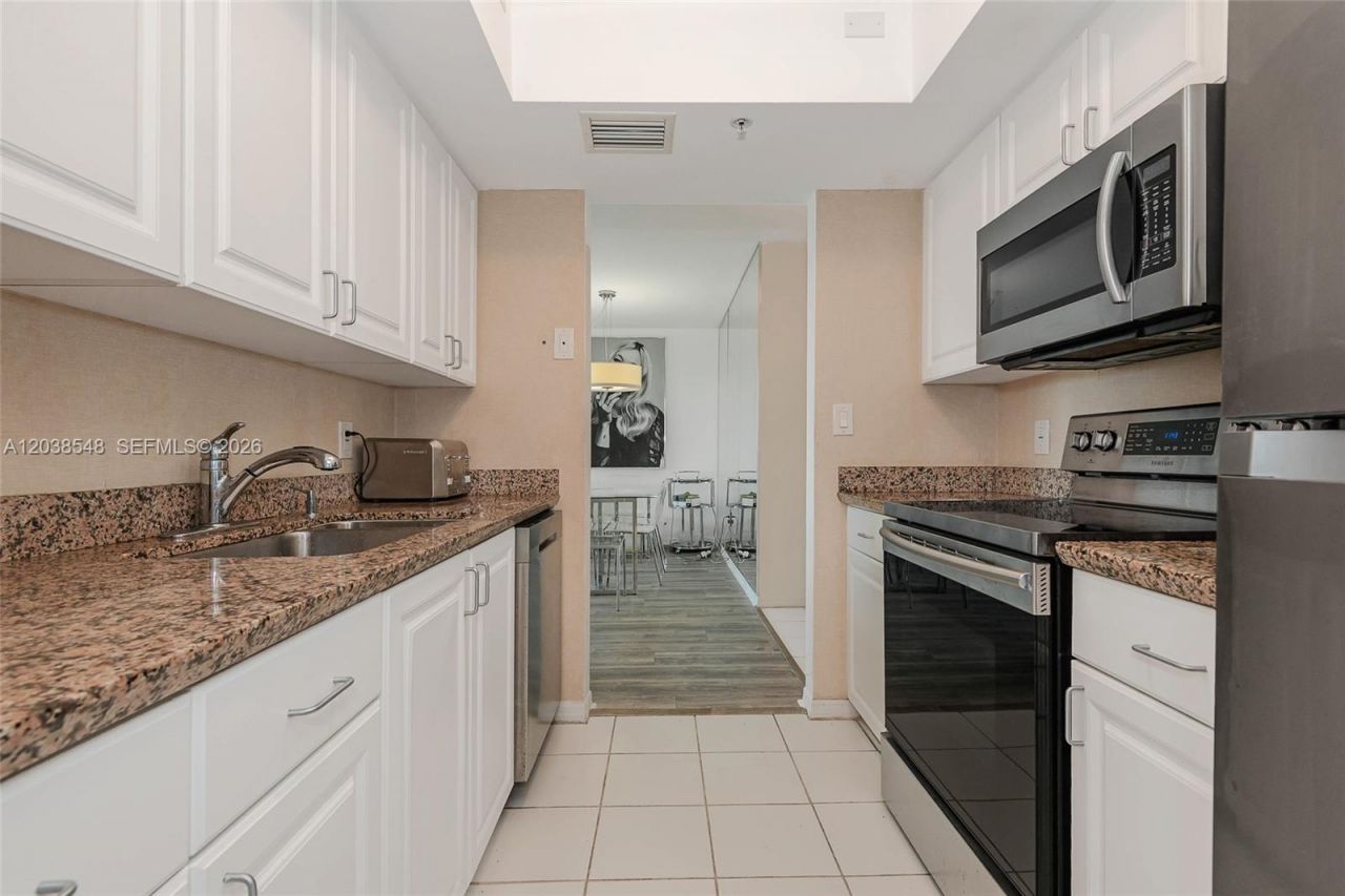 90 Alton Rd , Unit 607, Miami Beach, FL 33139 Photo