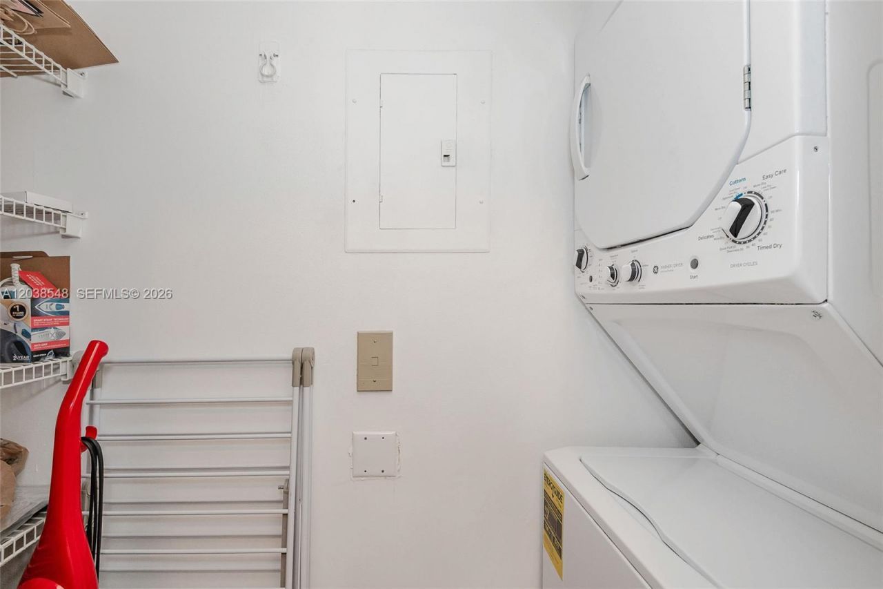 90 Alton Rd , Unit 607, Miami Beach, FL 33139 Photo