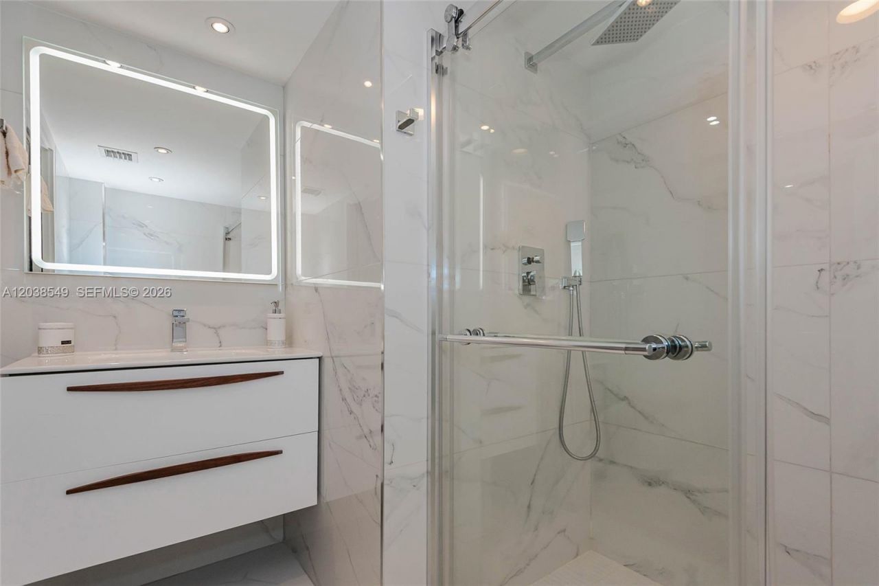 90 Alton Rd , Unit 1109, Miami Beach, FL 33139 Photo