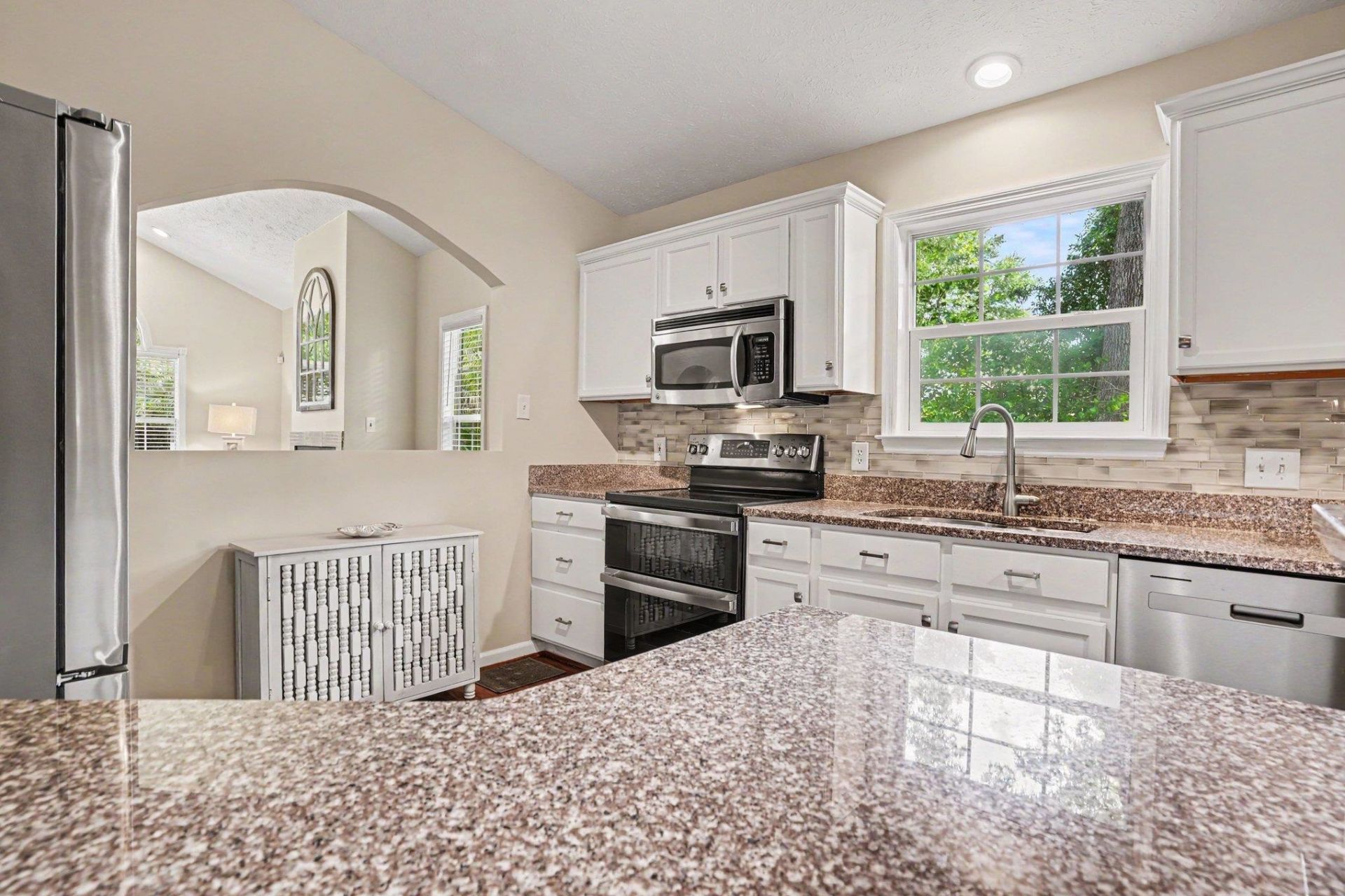 9405 Park St. Photo 16