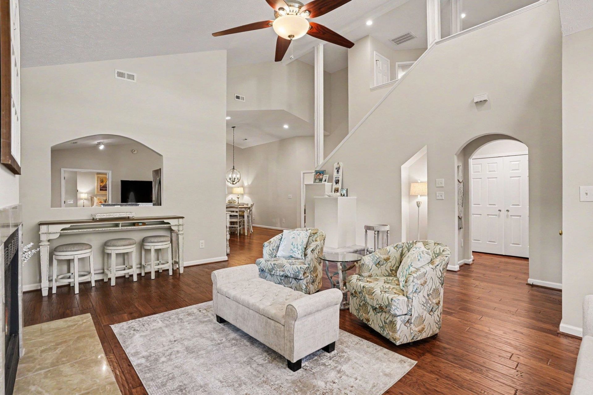 9405 Park St. Photo 7