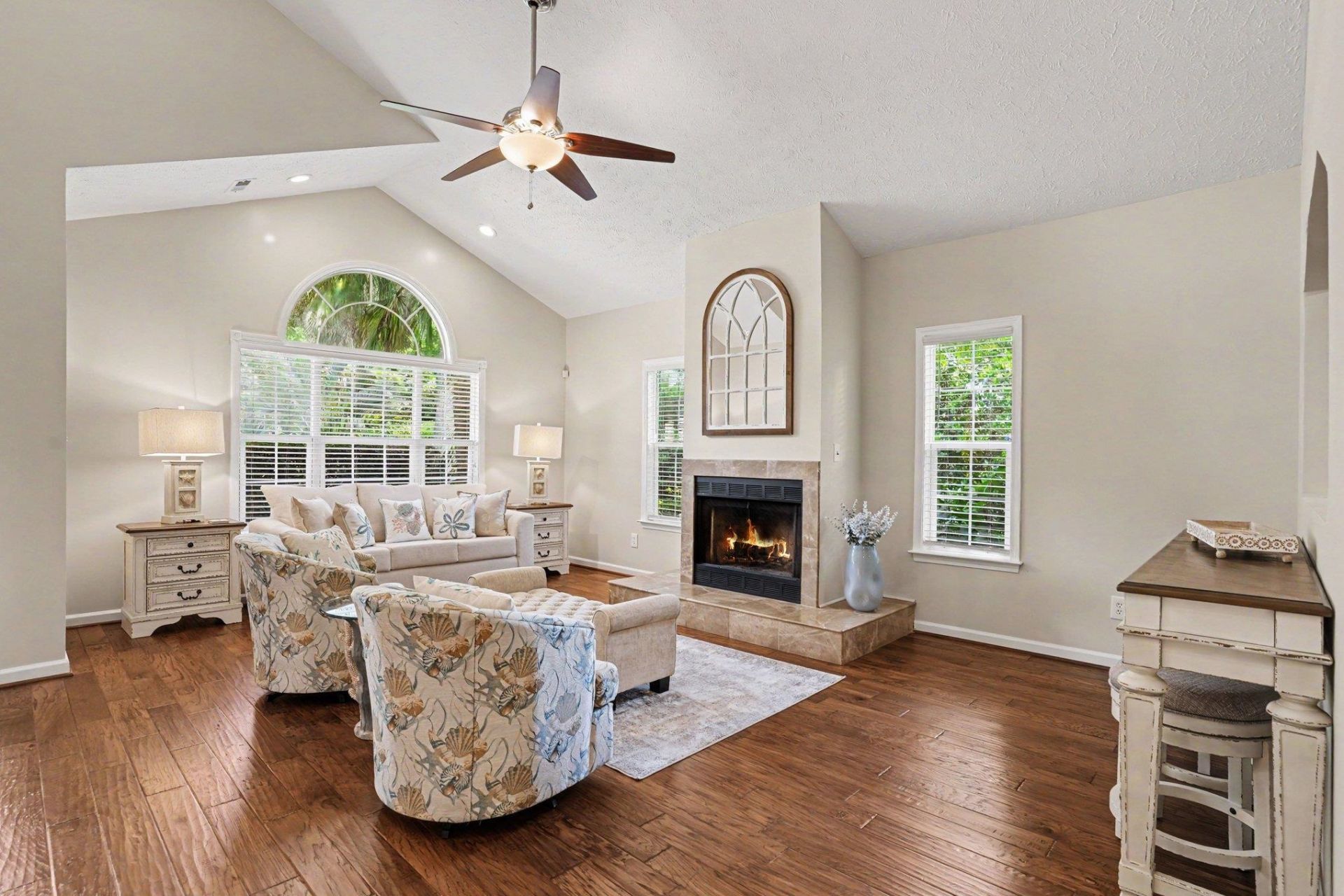 9405 Park St. Photo 8