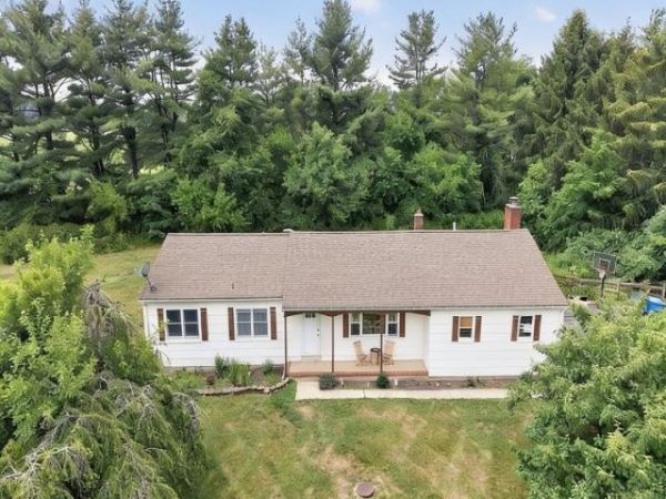 22 Sandra Rd, East Amwell, NJ 08551
