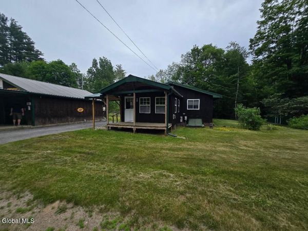 13 Lincoln Lane, Schroon Lake, NY 12870