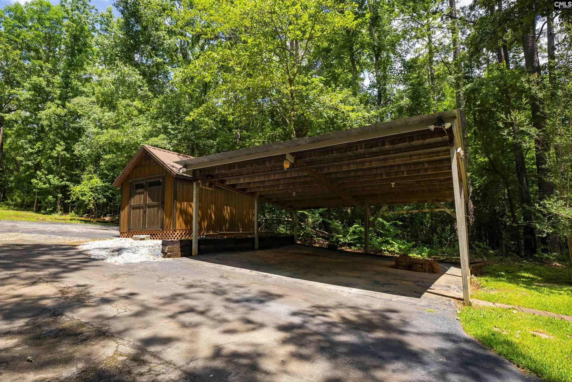 1898 Lakewood Drive  Photo 11