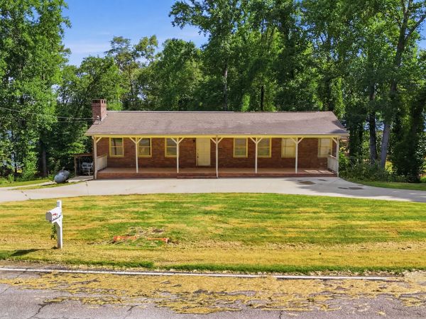1042 Lakeland Drive, Toccoa, GA 30577