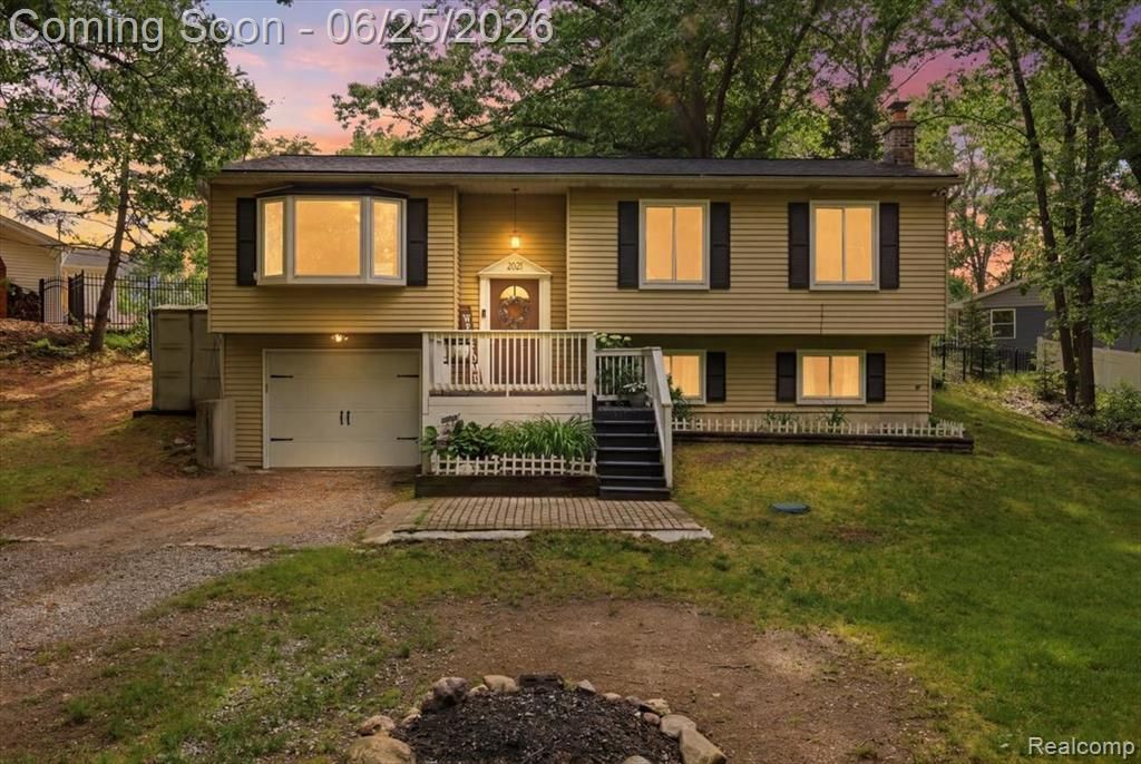 2021 Ardsley Drive, Brandon Township, MI 48462 Main Photo