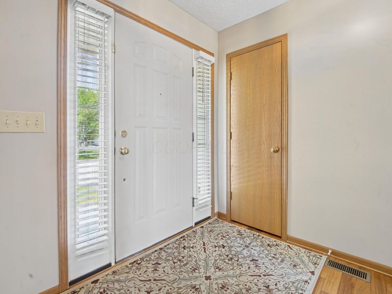 831 Lone Rise Drive W, Marysville, OH 43040 Photo 4