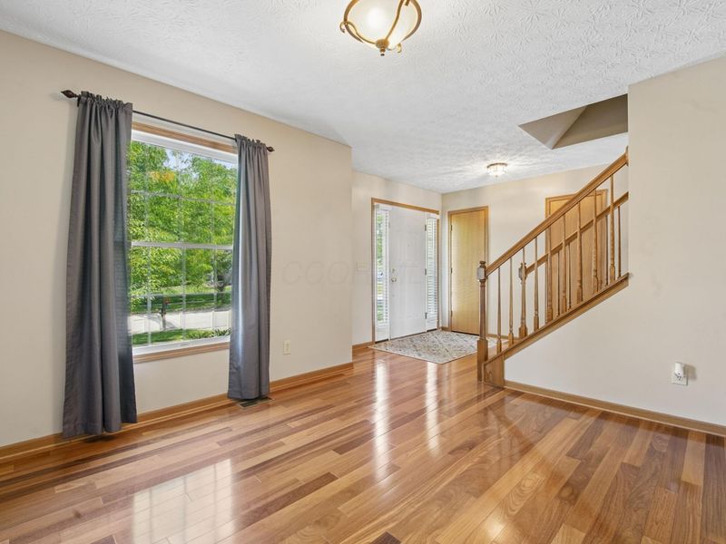 831 Lone Rise Drive W, Marysville, OH 43040 Photo 5