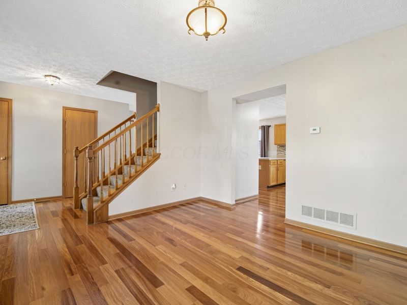 831 Lone Rise Drive W, Marysville, OH 43040 Photo 8