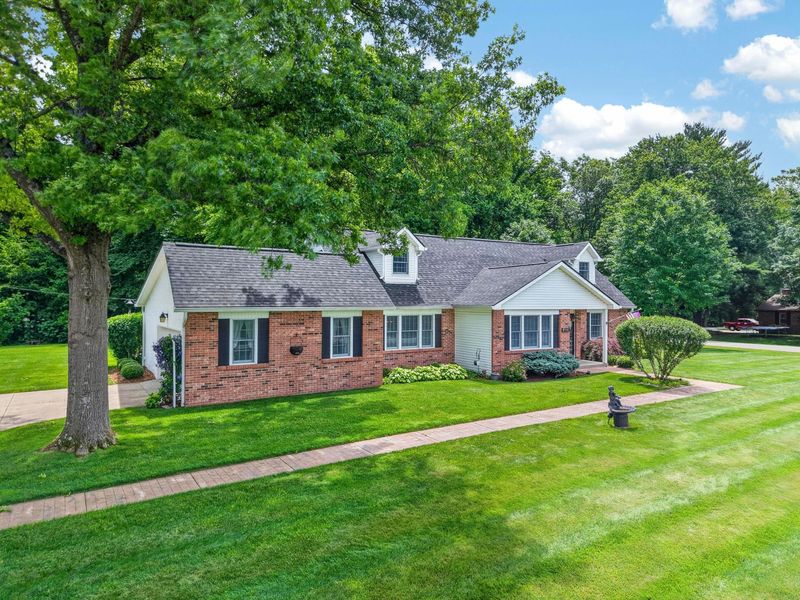 18 Eastlake Road, Reynoldsburg, OH 43068 Photo 2