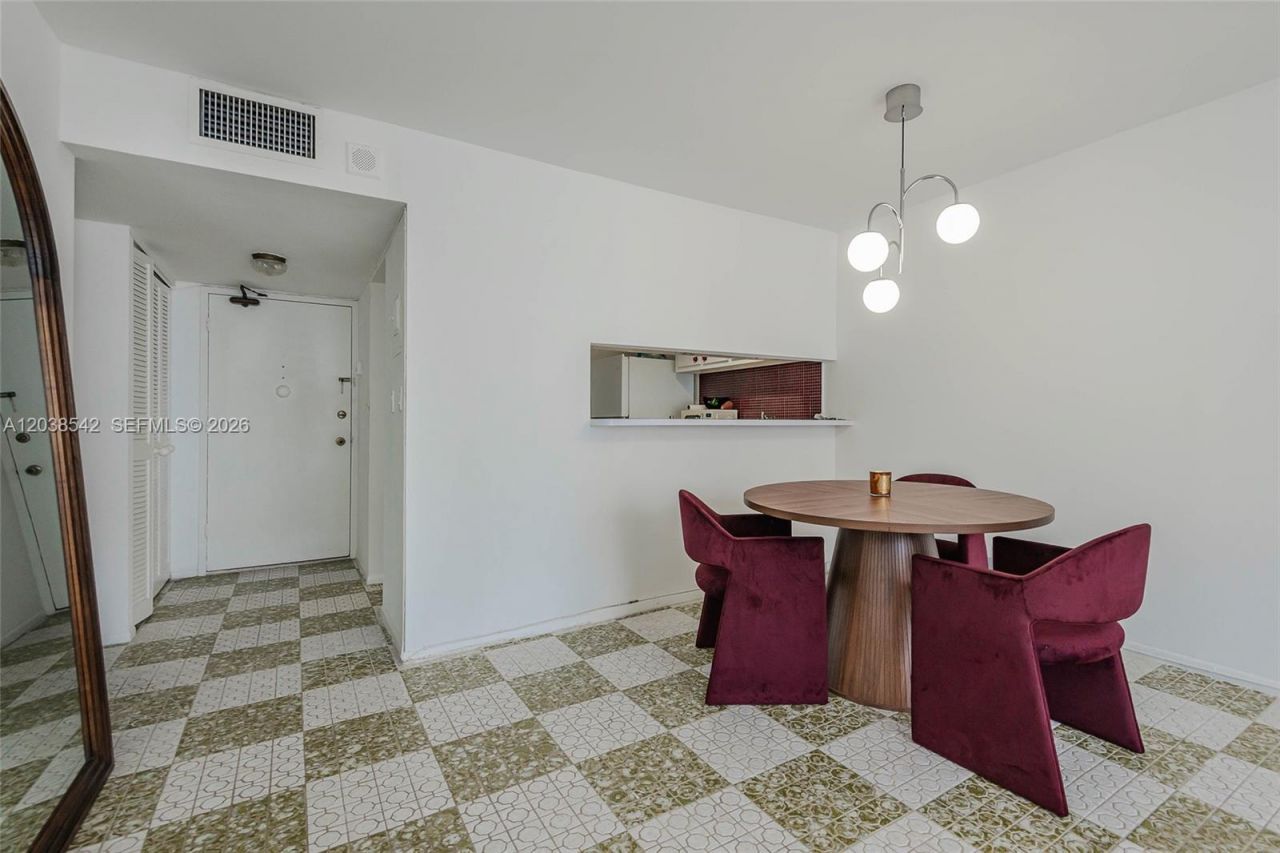 401 Ocean Dr , Unit 810, Miami Beach, FL 33139 Photo