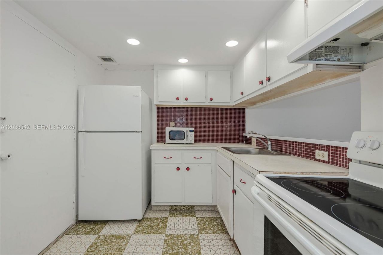 401 Ocean Dr , Unit 810, Miami Beach, FL 33139 Photo