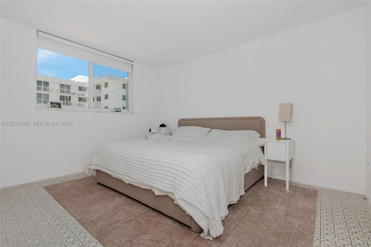 401 Ocean Dr , Unit 810, Miami Beach, FL 33139 Photo