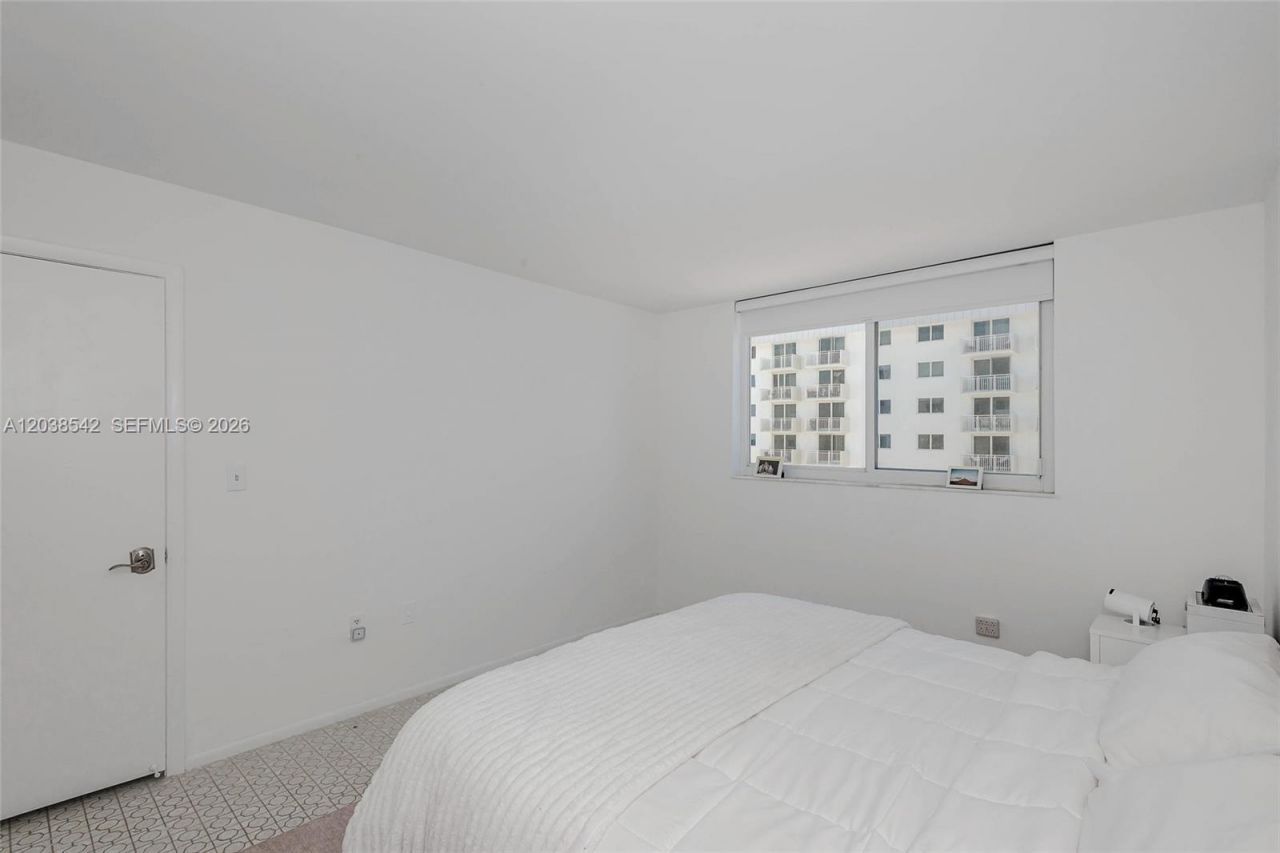 401 Ocean Dr , Unit 810, Miami Beach, FL 33139 Photo