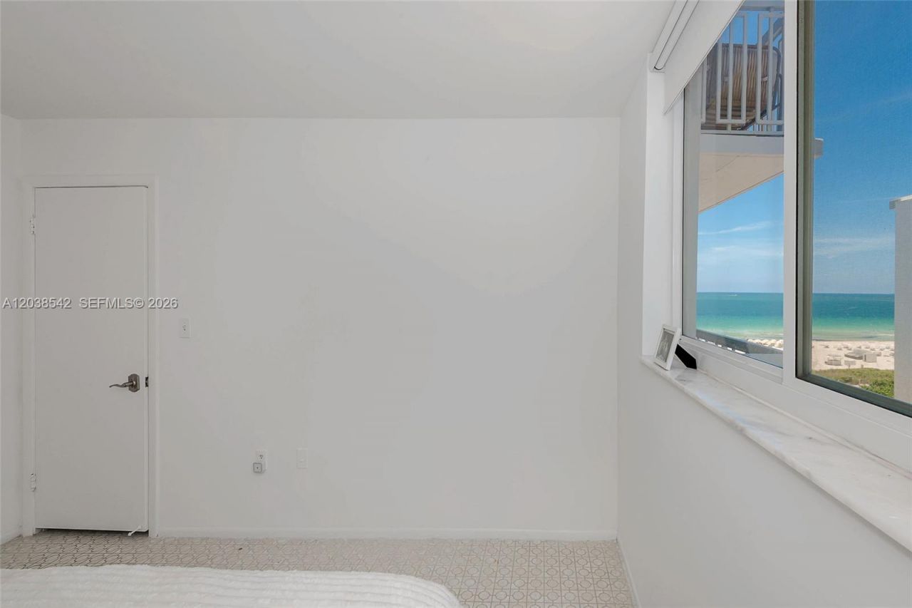 401 Ocean Dr , Unit 810, Miami Beach, FL 33139 Photo