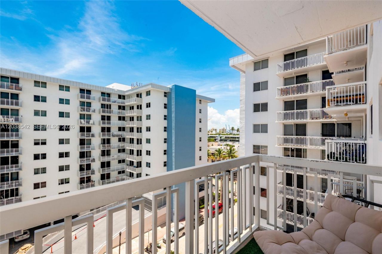 401 Ocean Dr , Unit 810, Miami Beach, FL 33139 Photo