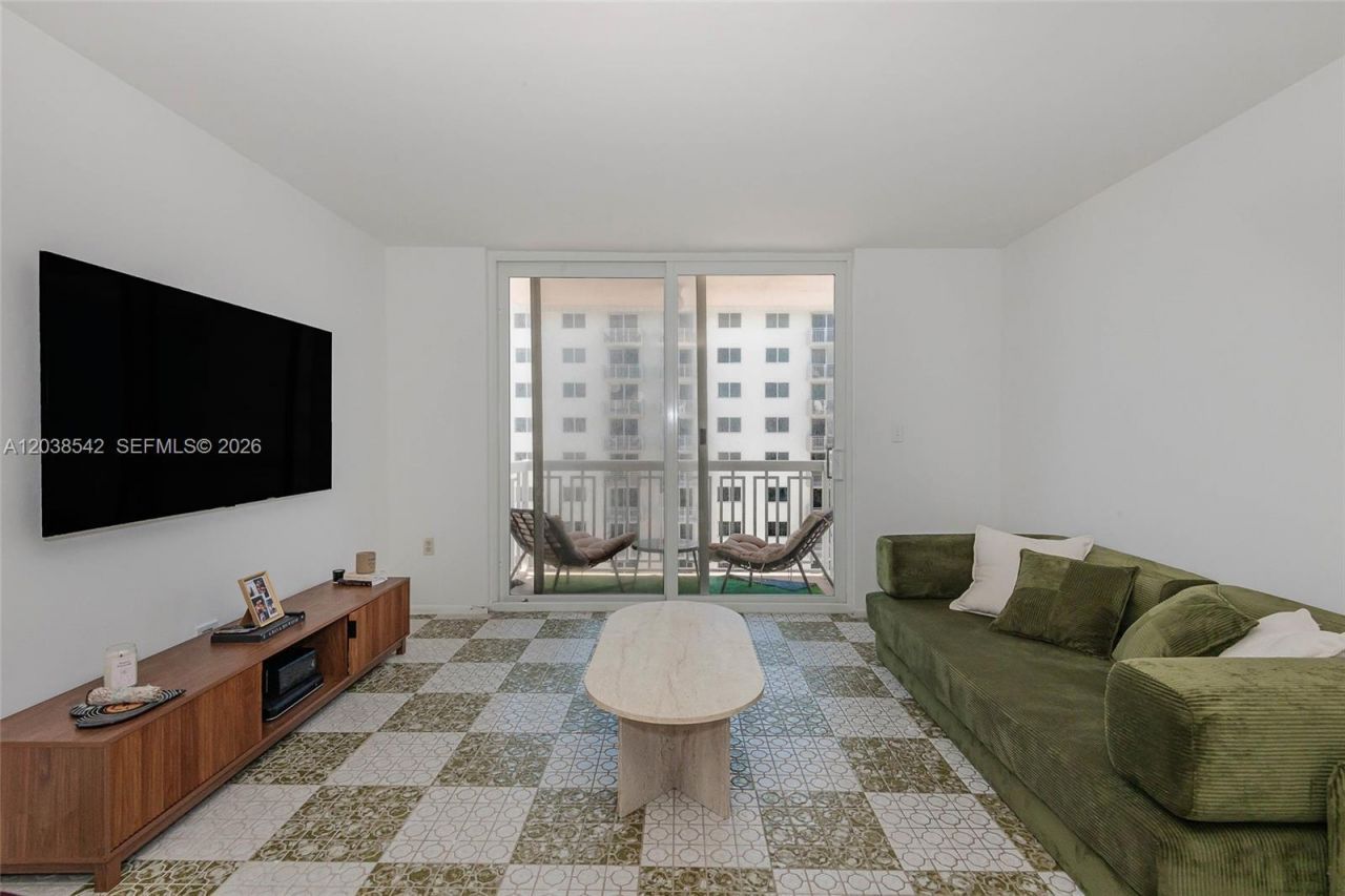 401 Ocean Dr , Unit 810, Miami Beach, FL 33139 Photo