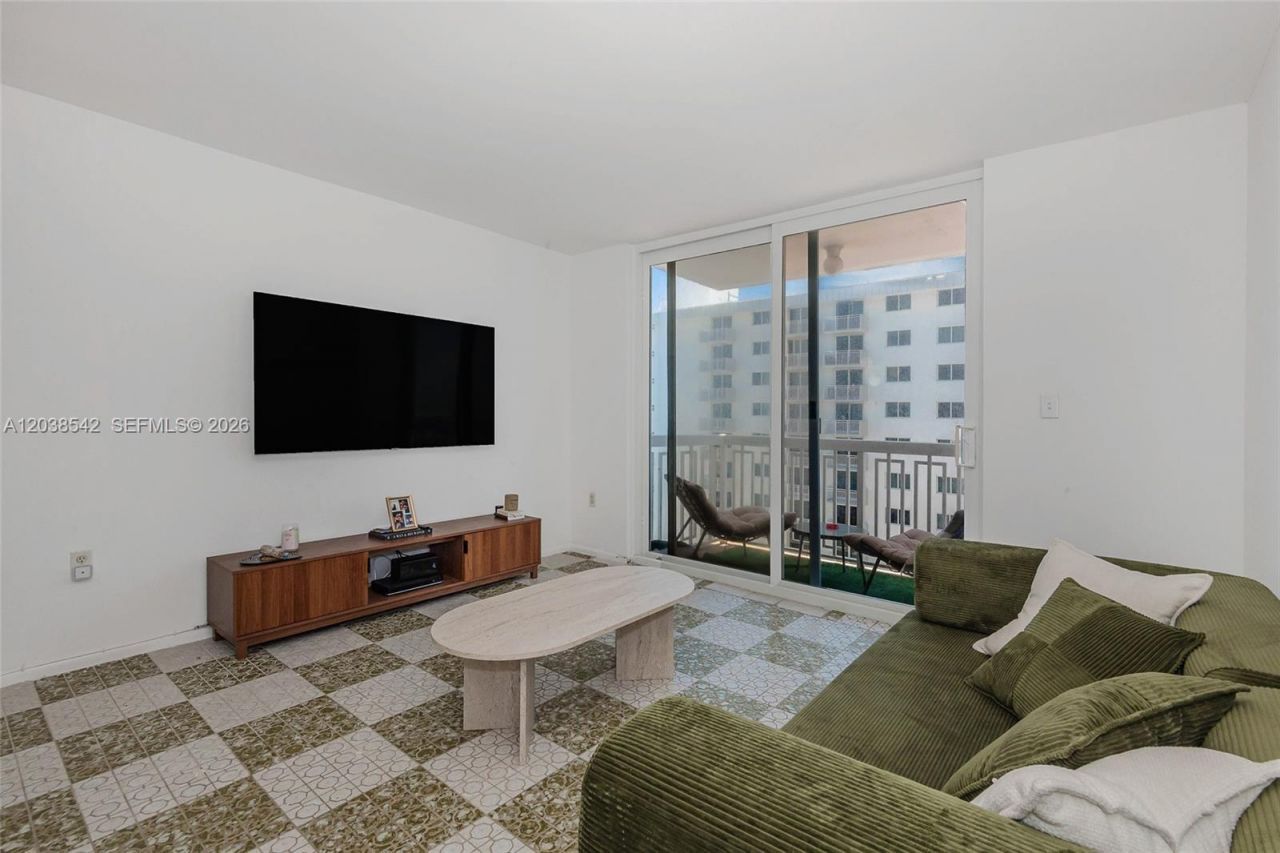 401 Ocean Dr , Unit 810, Miami Beach, FL 33139 Photo