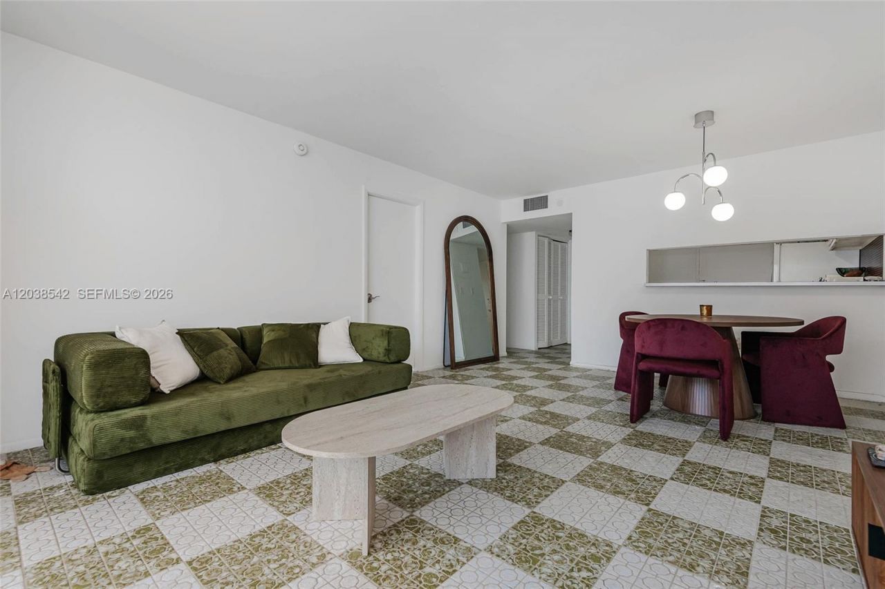 401 Ocean Dr , Unit 810, Miami Beach, FL 33139 Photo