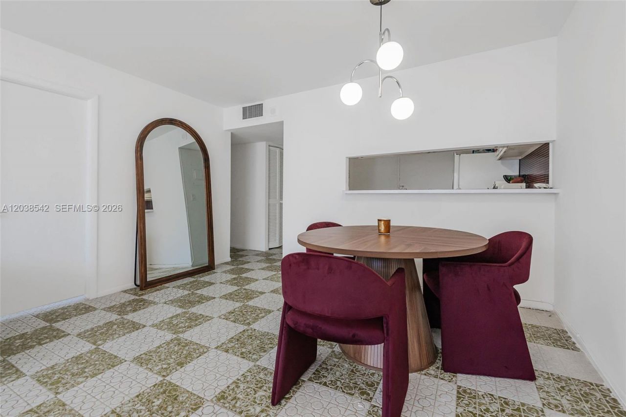401 Ocean Dr , Unit 810, Miami Beach, FL 33139 Photo