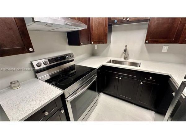 7826 NW 40th St , Unit 2, Coral Springs, FL 33065