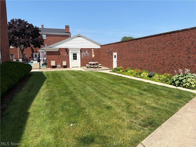 2885 Pease Drive, Unit 221, Rocky River, OH 44116 Photo 18