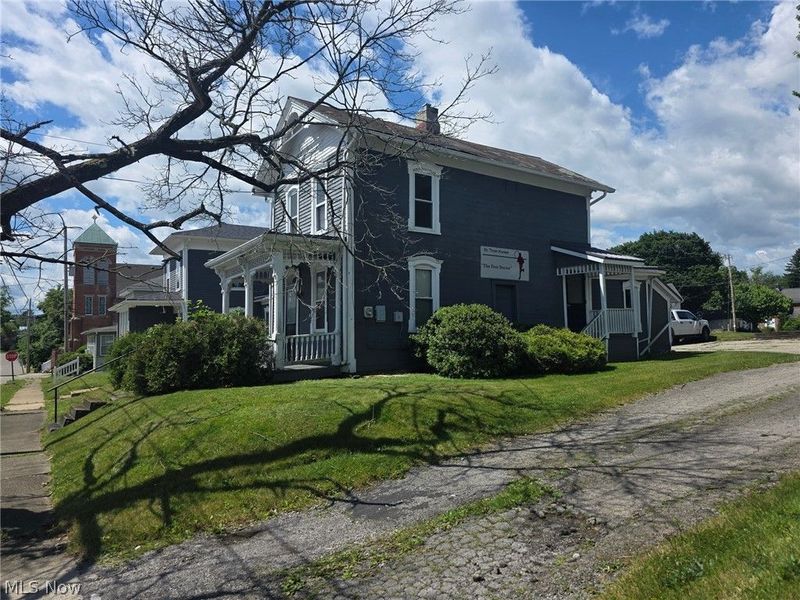 151 N Walnut Street, East Palestine, OH 44413 Photo 3