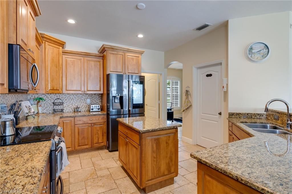 2021 SE 17th Pl , Cape Coral, FL 33990 Photo