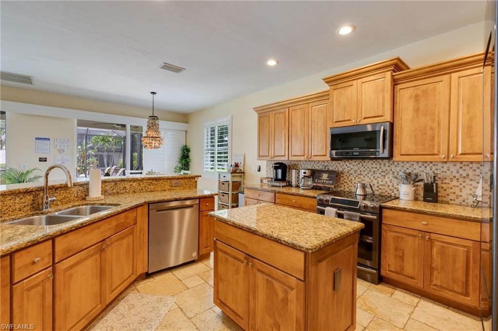 2021 SE 17th Pl , Cape Coral, FL 33990 Photo